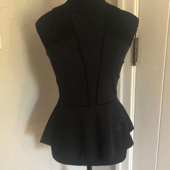 Ladies NWT Dynamite Sleeveless Peplum Top with Mesh - Size XS - Picture 1 of 8